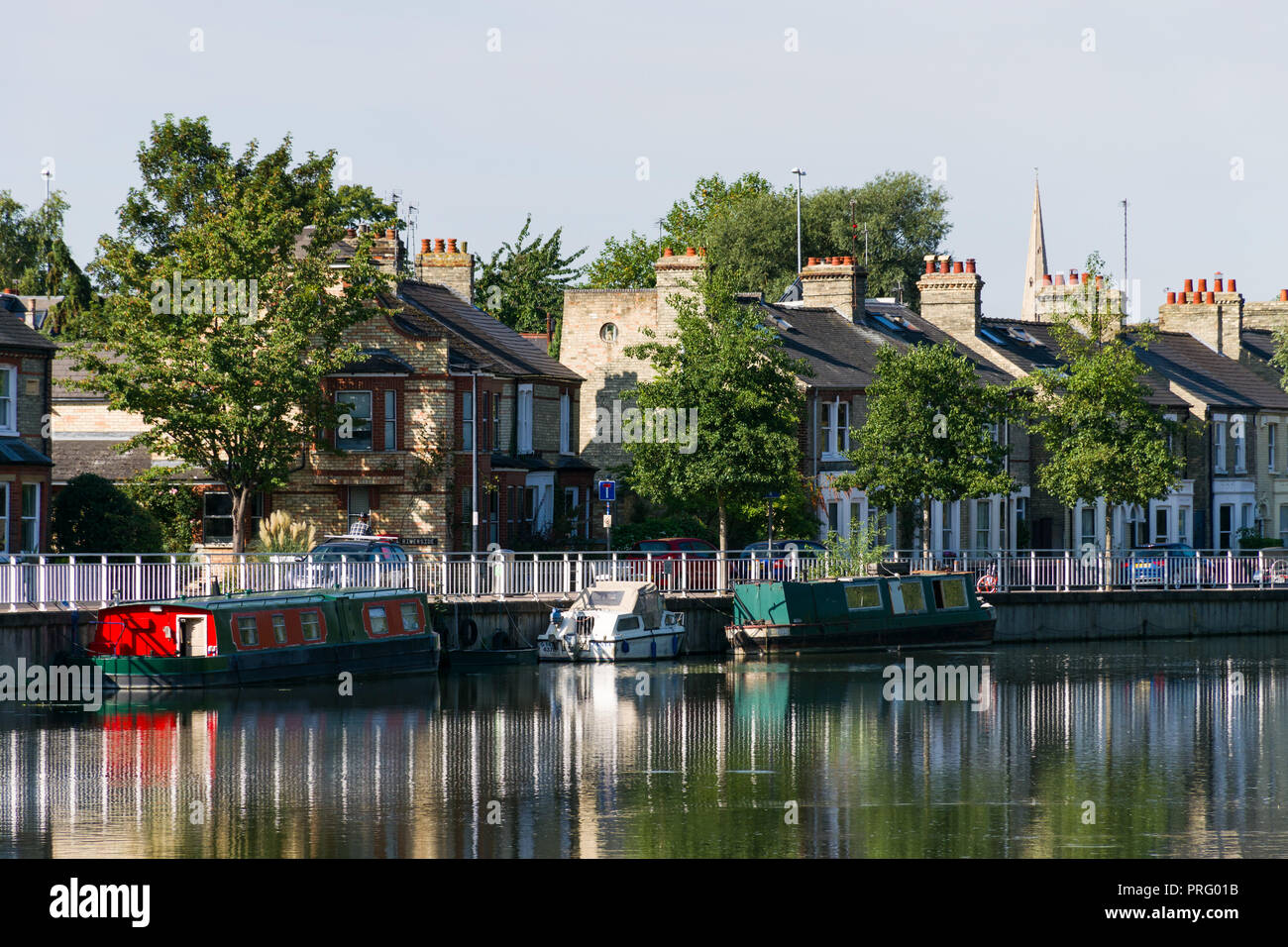 Narrow row houses hi-res stock photography and images - Alamy
