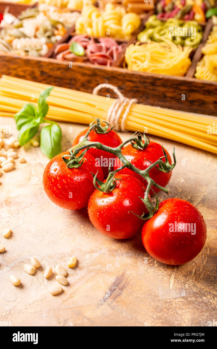 Fresh tomatoes for homemade classic italian pasta sauce Stock Photo - Alamy