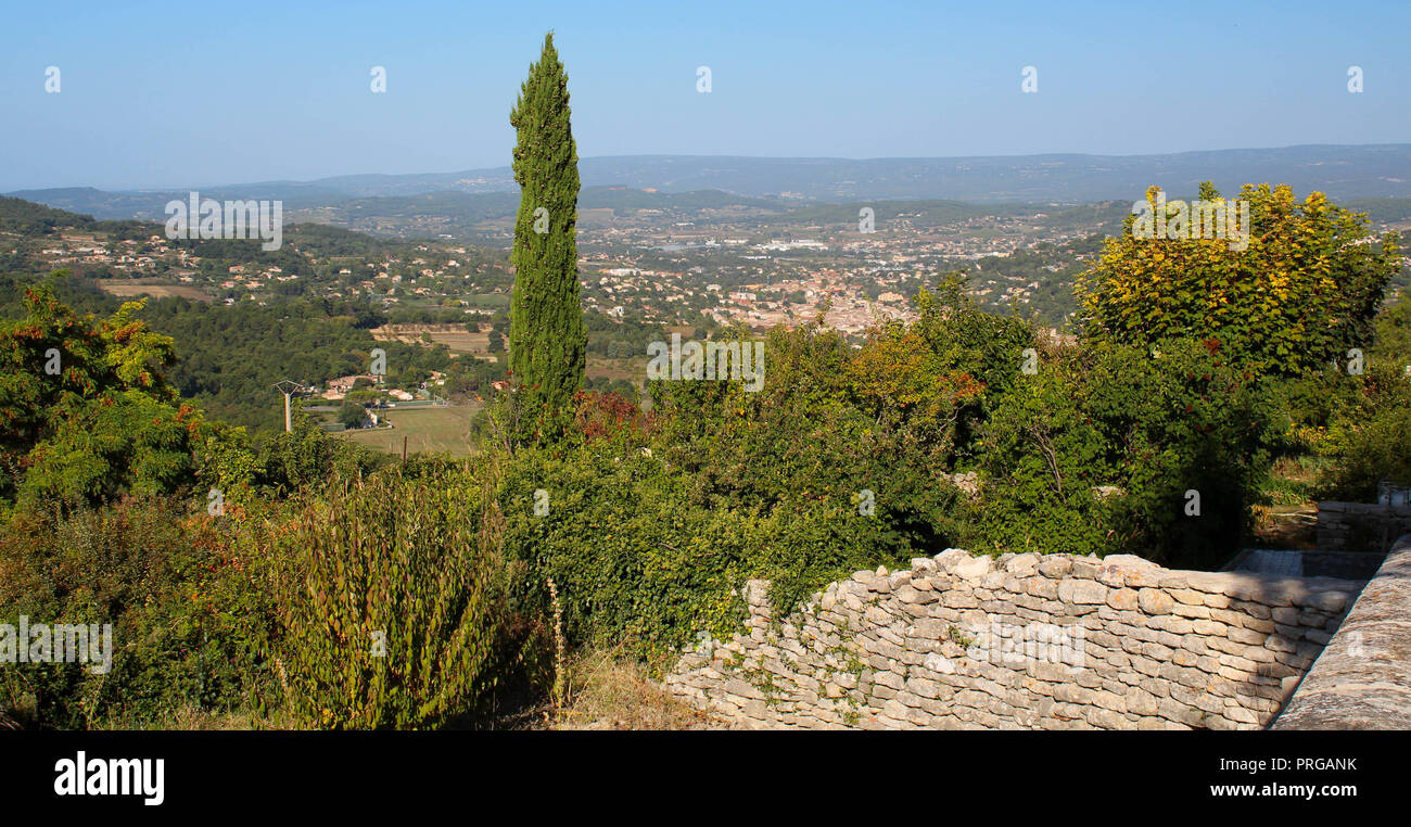 France provence luberon view hi-res stock photography and images - Alamy