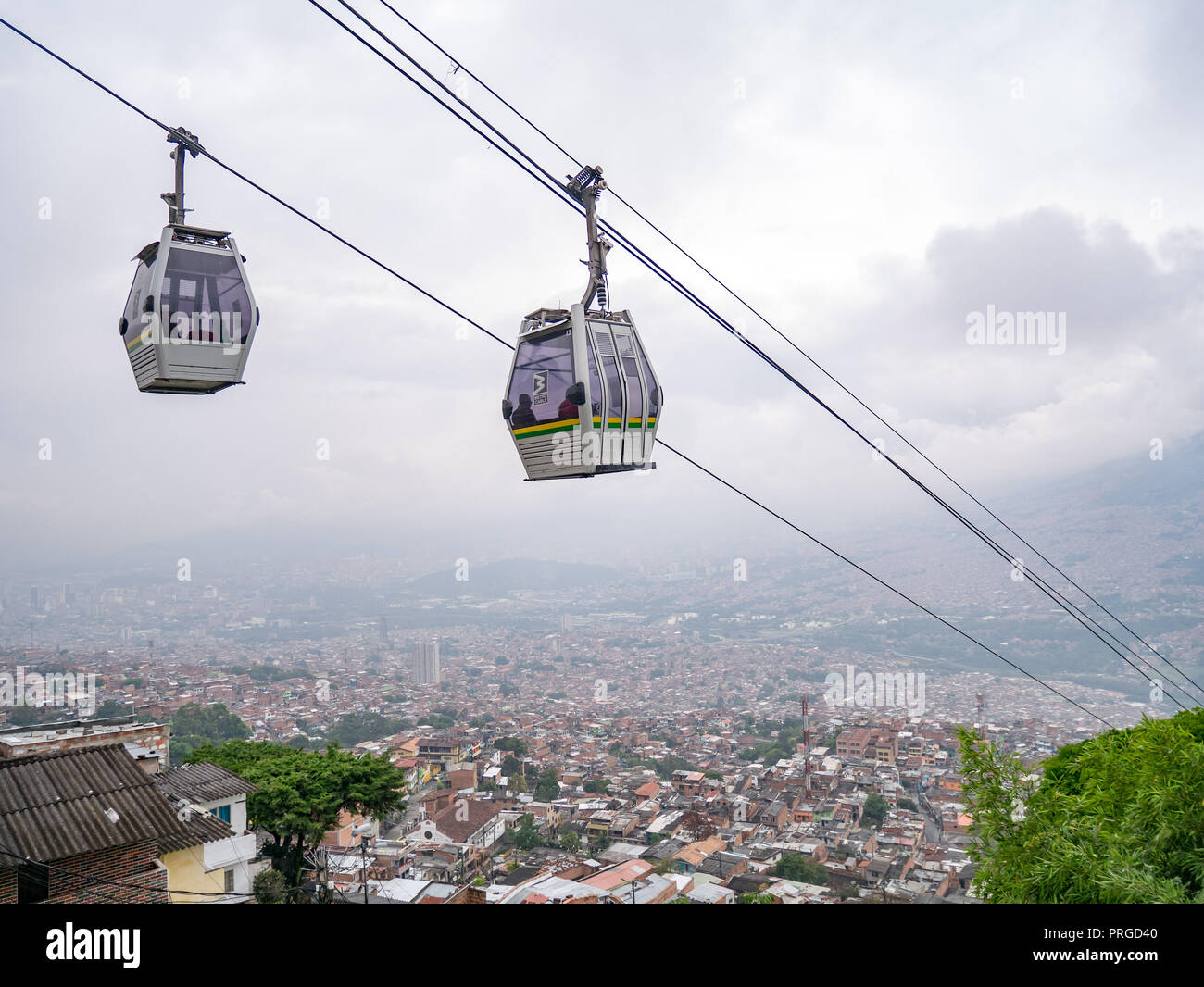Medellin colombia cable car hires stock photography and images Alamy