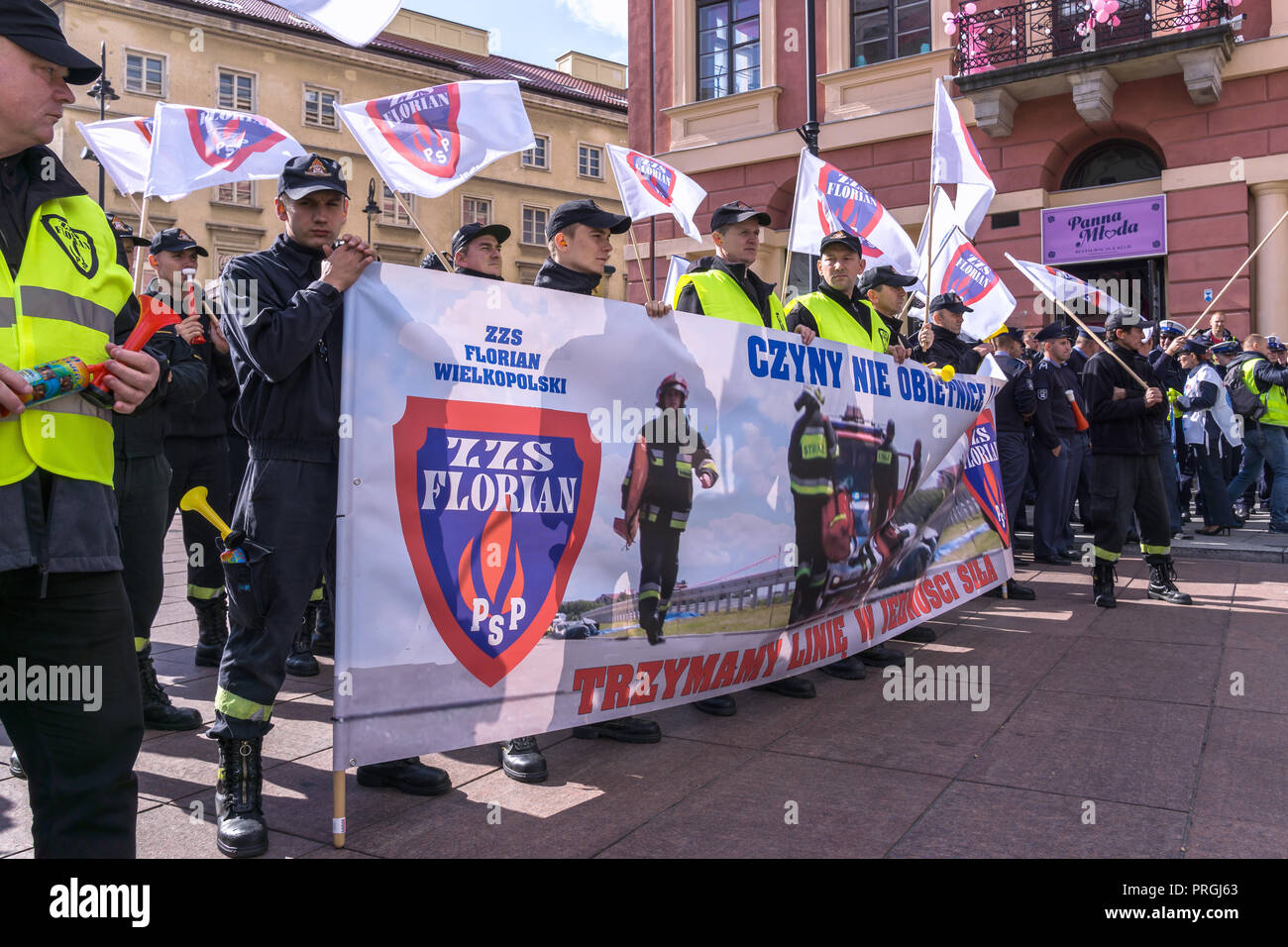 Warsaw, Poland, 2nd Oct, 2018: 30,000 firefighters and members of the Police, Prison Guard and Border Guard protest on streets of the Polish capital against bad working conditions and low pay. Credit: dario photography/Alamy Live News. Stock Photo