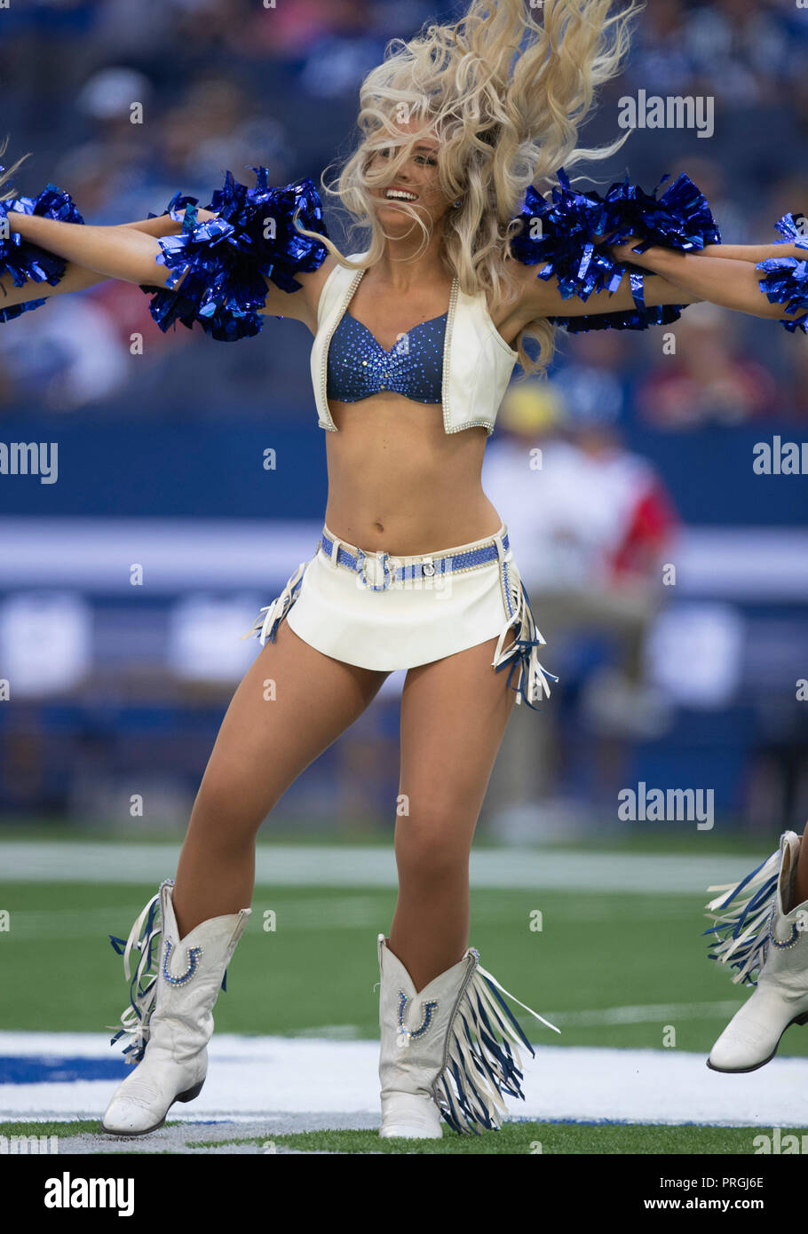 A Triple Treat of Holiday Cheer at the Colts-Texans Game – Ultimate  Cheerleaders