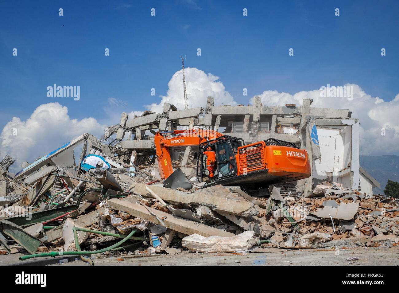Palu Center Sulawesi Indonesia 2nd Oct 2018 Rescue Team - 