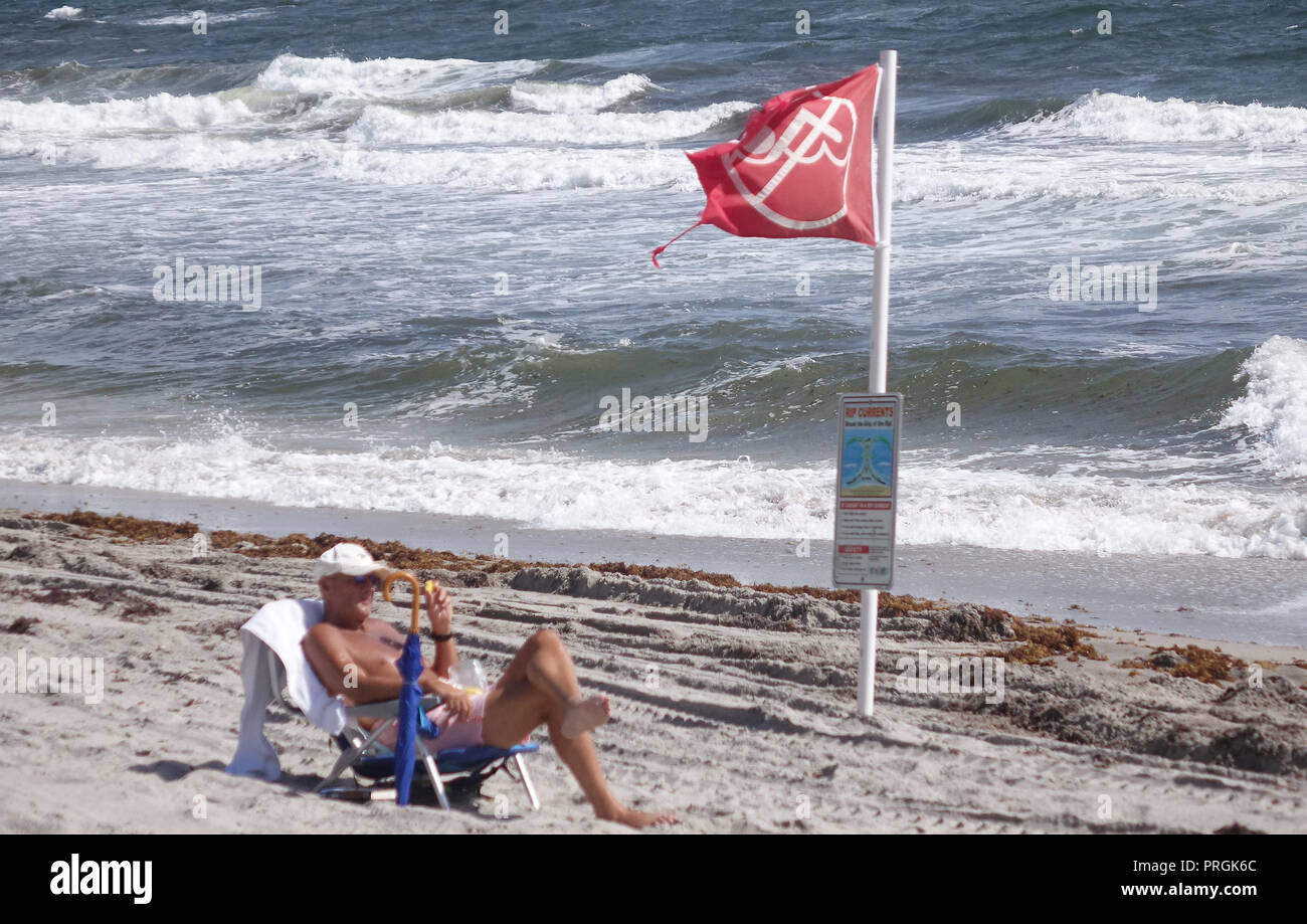 Boca Raton, FL, USA. 2nd Oct, 2019. Richard Desmoni of Boca Raton rests