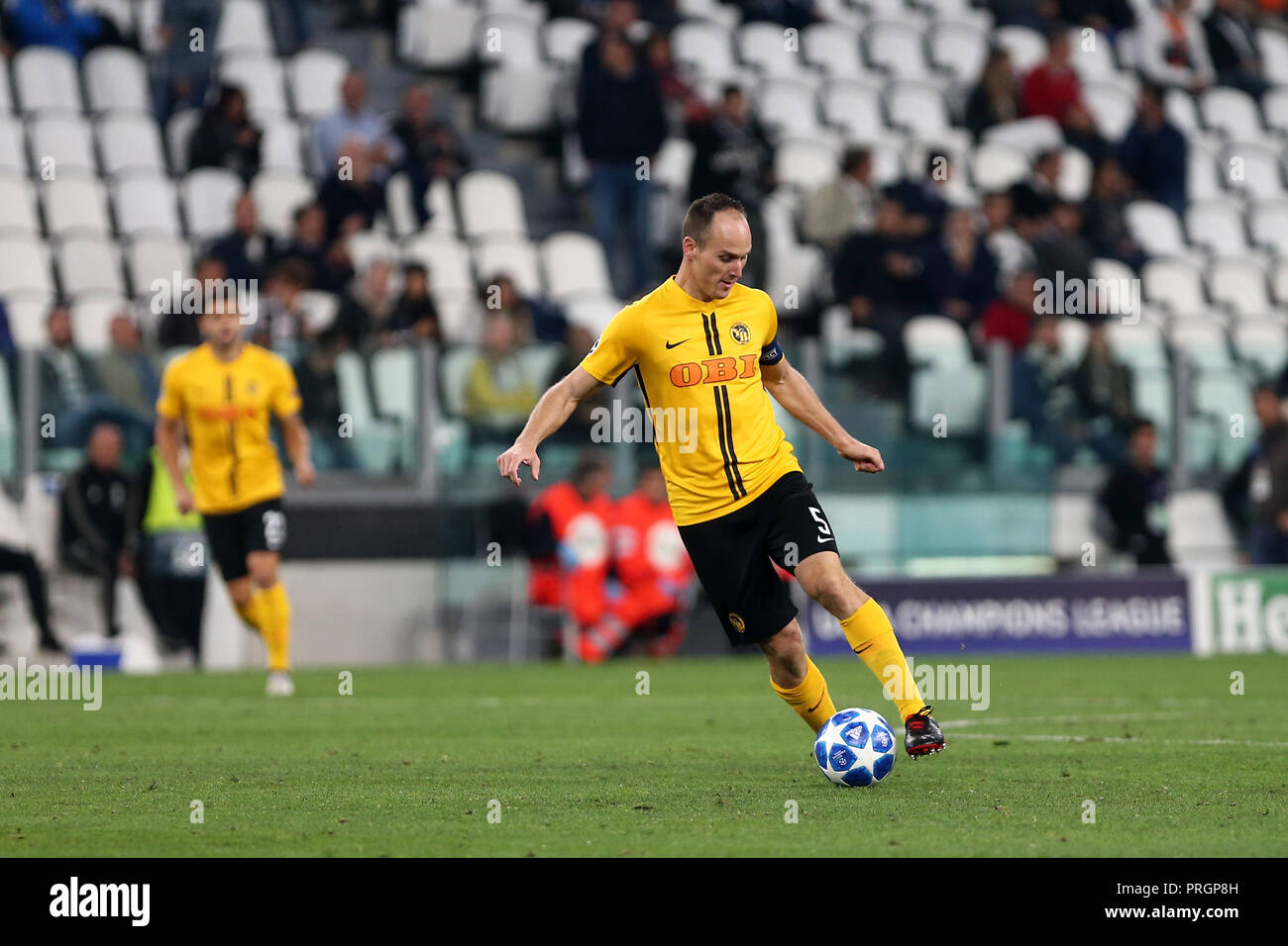 Torino, Italy. 02th October 2018.  Steve von Bergen  of Berner Sport Club Young Boys in action during the Uefa Champions League Group H match between Juventus Fc and Berner Sport Club Young Boys. Credit: Marco Canoniero/Alamy Live News Stock Photo