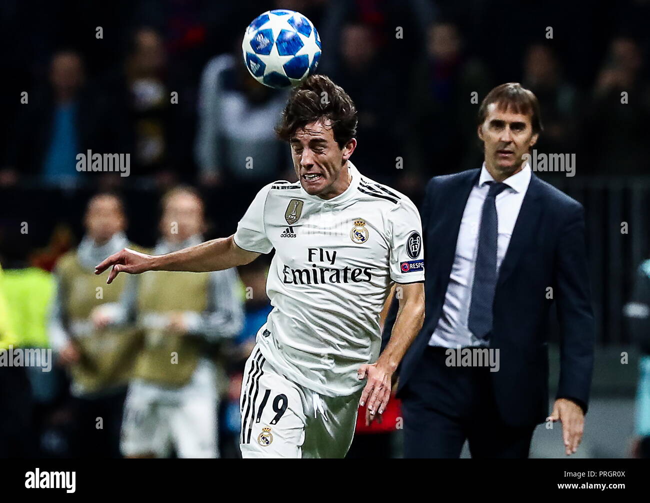 Moscow, Russia. 02nd Oct, 2018. MOSCOW, RUSSIA - OCTOBER 2, 2018: Real  Madrid's Alvaro Odriozola (L) and head coach Julen Lopetegui in the 2018/19  UEFA Champions League Group G Round 2 football
