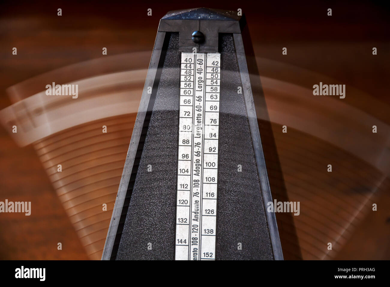 Swinging pendulum hires stock photography and images Alamy