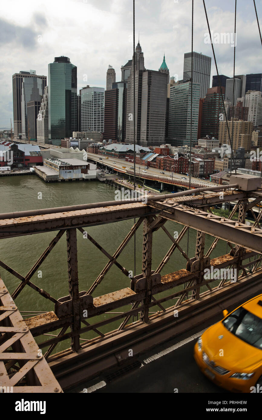Brooklyn bridge in manhattan hi-res stock photography and images - Alamy