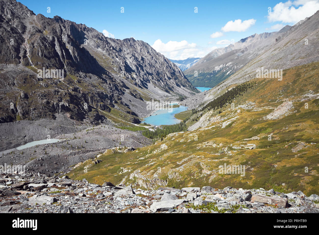 Journey on foot through the mountain valleys. Beauty of wildlife. Altai ...