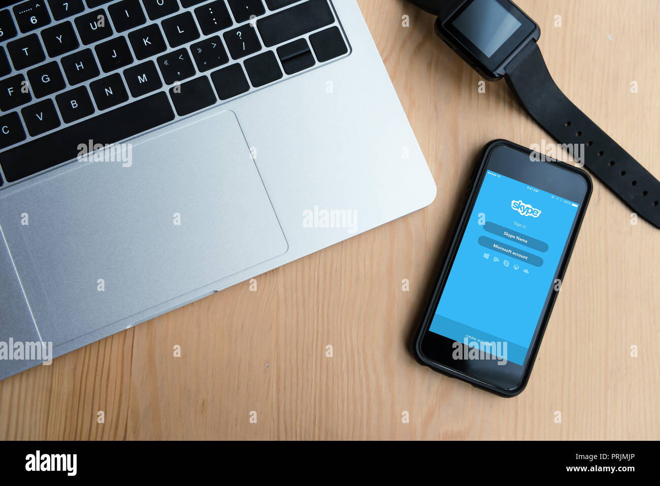 smartwatch skype