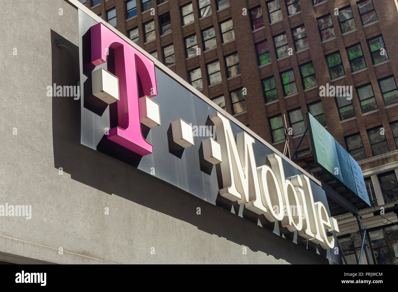 Consumer signage sign branding hi-res stock photography and images - Alamy