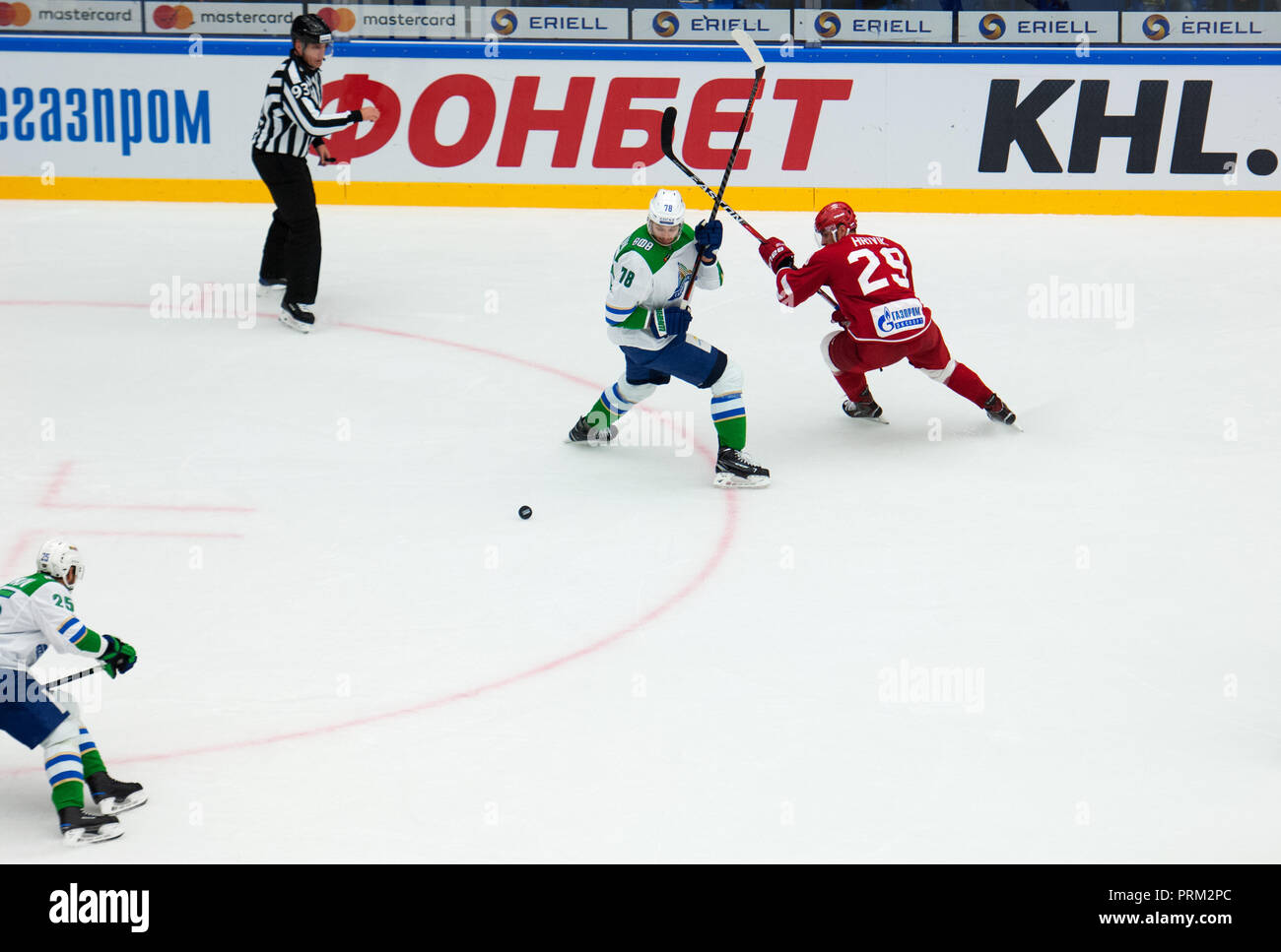 Khl referee hi-res stock photography and images - Page 4 - Alamy