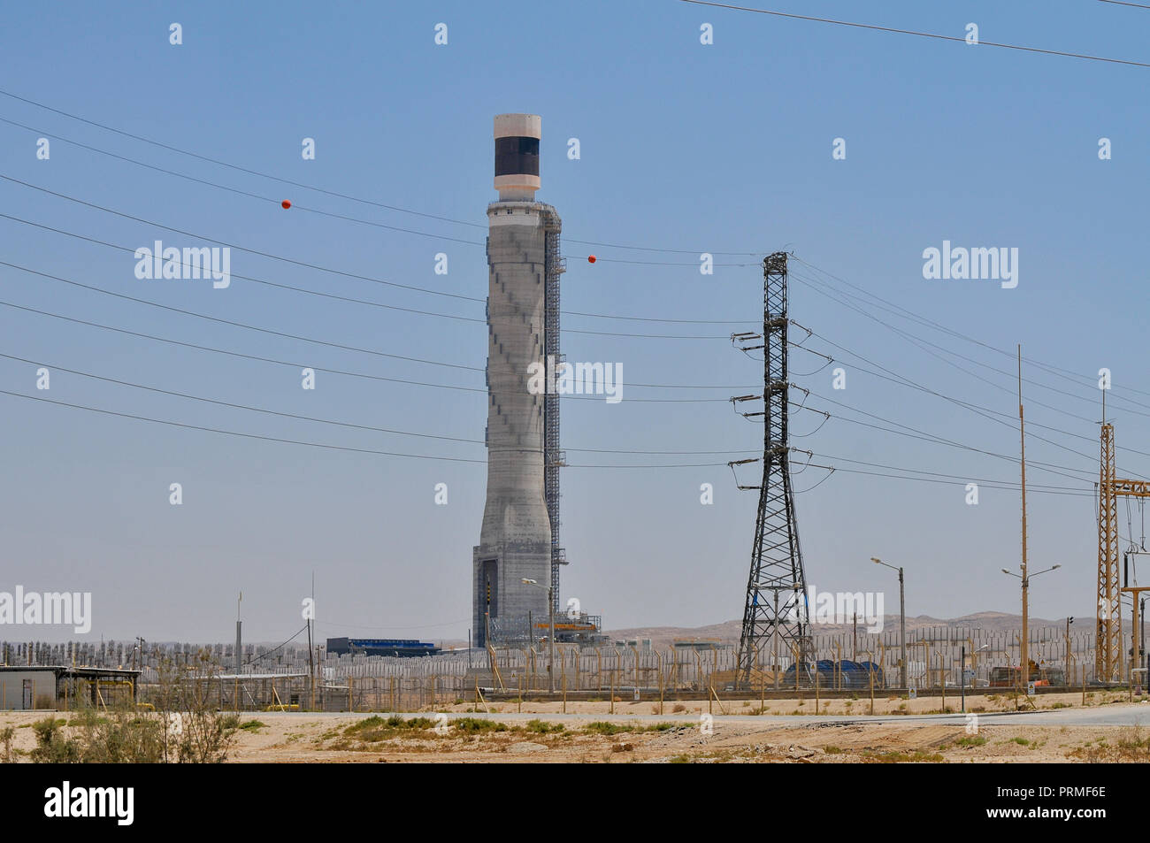The Ashalim power station is a solar thermal power station in the Negev desert near the kibbutz of Ashalim, in Israel. The station will provide 121 Me Stock Photo