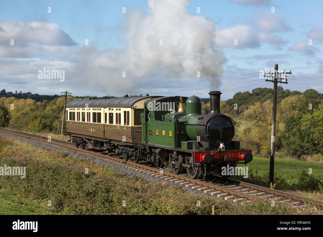 Worcestershire, United Kingdom. 3rd October 2018. In a scene reminiscent of the early 20th century branch line, Great Western Railway tank engine 1450 and an autocoach are seen at various locations on the popular preserved line. Credit: Andrew Plummer/Alamy Live News Stock Photo