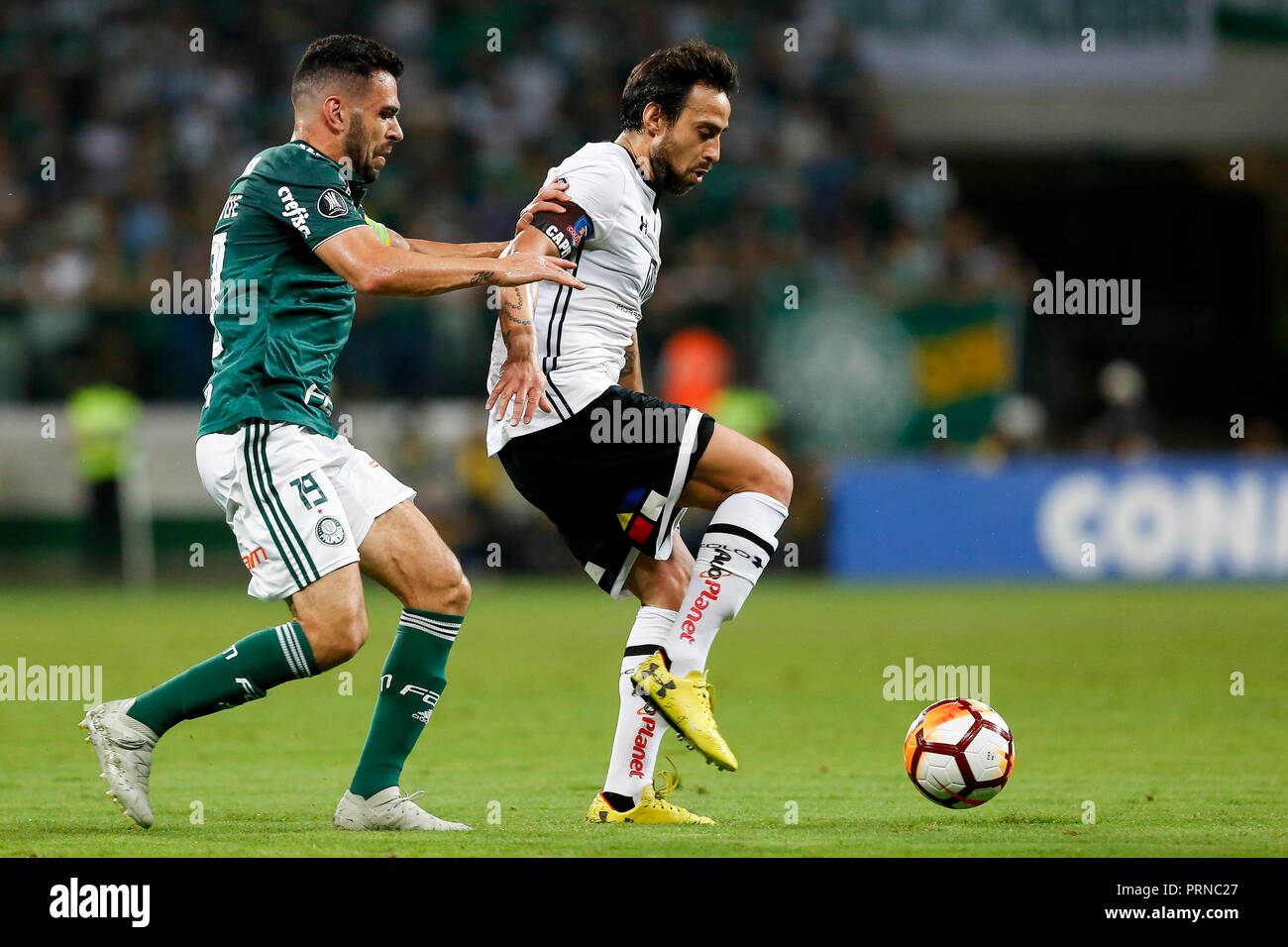 SÃO PAULO, SP - 03.10.2018: PALMEIRAS X COLO COLO - Jorge Valdívia is marked by Bruno Henrique during the match between Palmeiras and Colo-Colo (CHI) held at Allianz Park, West Zone of São Paulo. The match is the second match in the quarterfinals of the 2018 Copa Libertadores. (Photo: Marco Galvão/Fotoarena) Stock Photo