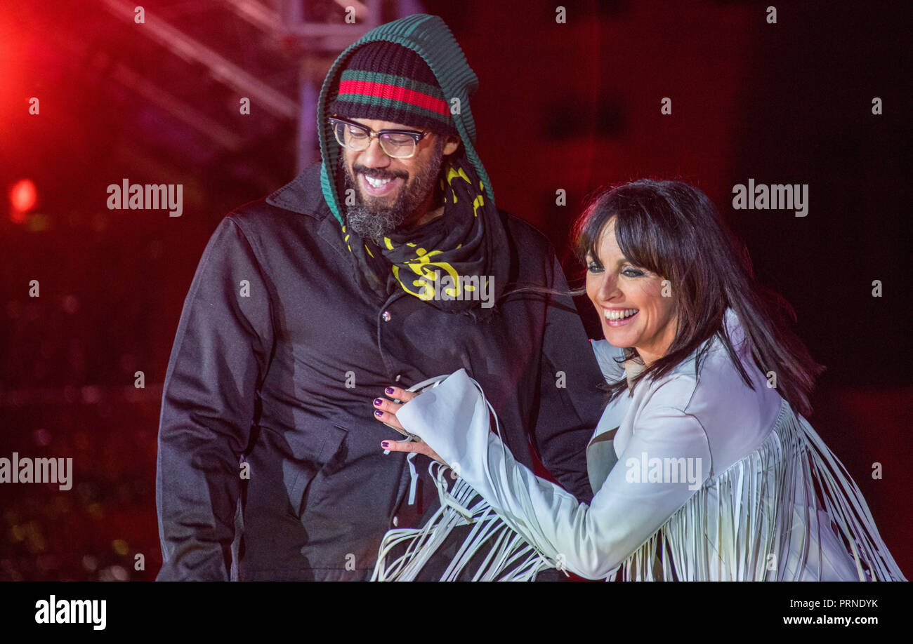 03 October 2018, Berlin: Nena and Samy Deluxe sing at the final concert under the title '#1HEIT' on stage in front of the Brandenburg Gate. The three-day citizens' festival for the Day of German Unity under the motto 'Only with you' will end with the concert and a final fireworks display. Photo: Jens Büttner/dpa-Zentralbild/dpa Stock Photo
