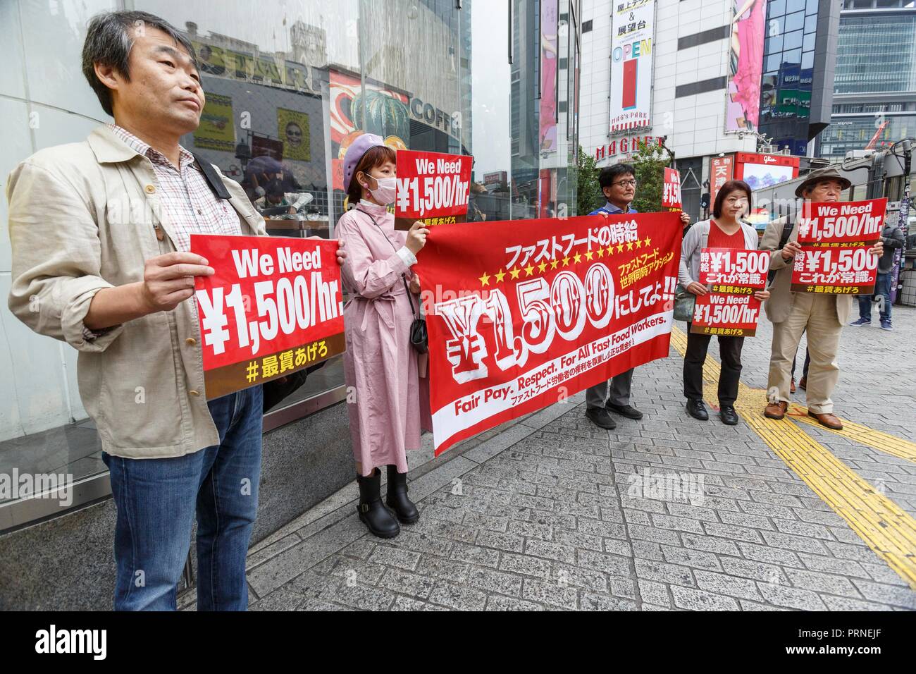 Tokyo Japan 4th October 18 Fast Food Workers Marched From The Shibuya Station To A Nearby Mcdonald S To Protest For Better Payments And Conditions On October 4 18 Tokyo Japan The Protest
