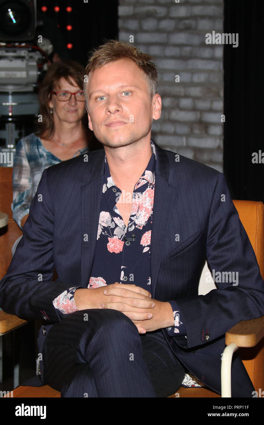 Guests At 3nach9 Talkshow In Bremen Featuring Robert Stadlober Where Bremen Germany When 01 Sep 2018 Credit Becher Wenn Com Stock Photo Alamy