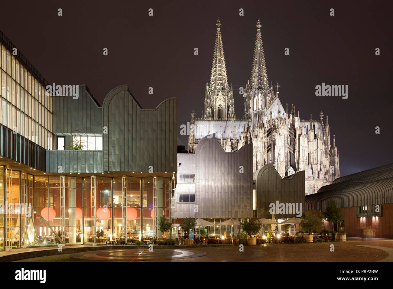 the cathedral and the Museum Ludwig, Cologne, Germany. der Dom und das