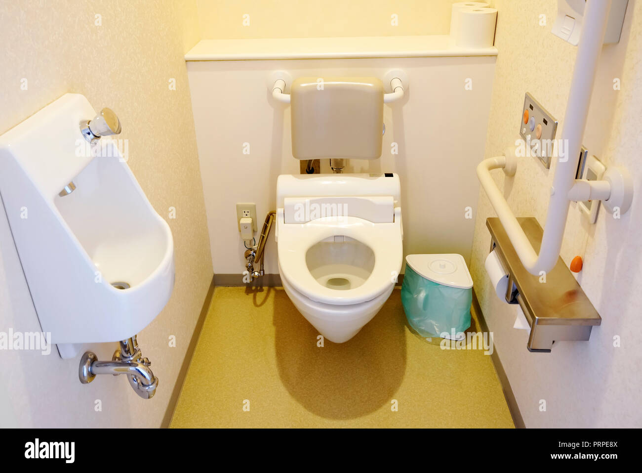 Hospital toilet hires stock photography and images Alamy