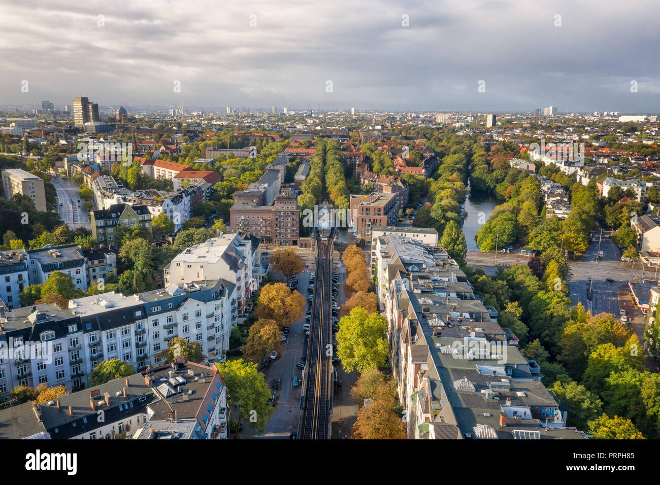 Elevated railway hi-res stock photography and images - Alamy