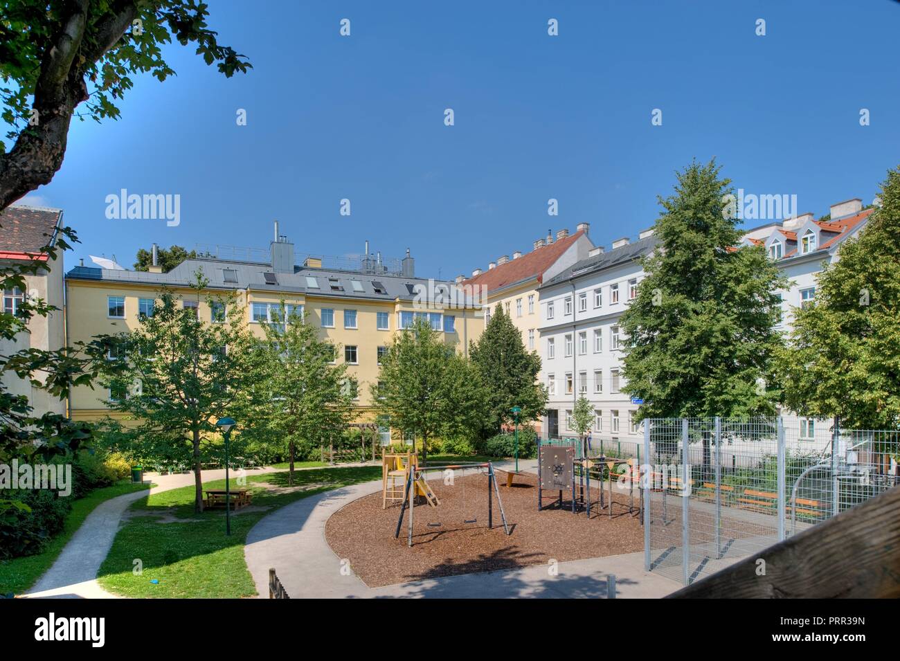 Wien, Park im Sechsten Bezirk Stock Photo