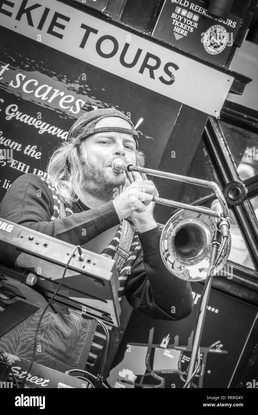 Edinburgh Fringe Street Entertainment, Scotland UK Stock Photo