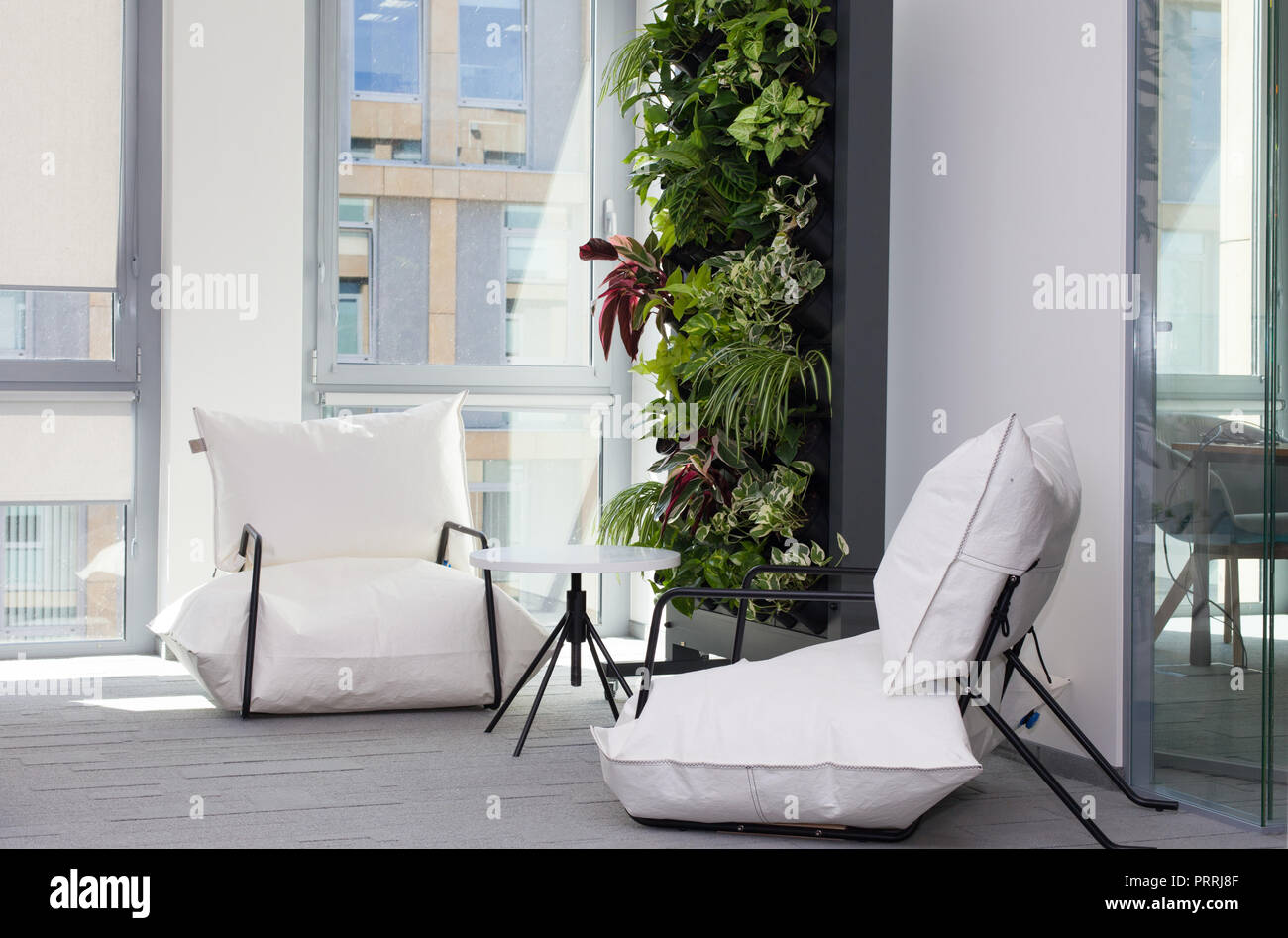 Modern office space interior hi-res stock photography and images - Alamy