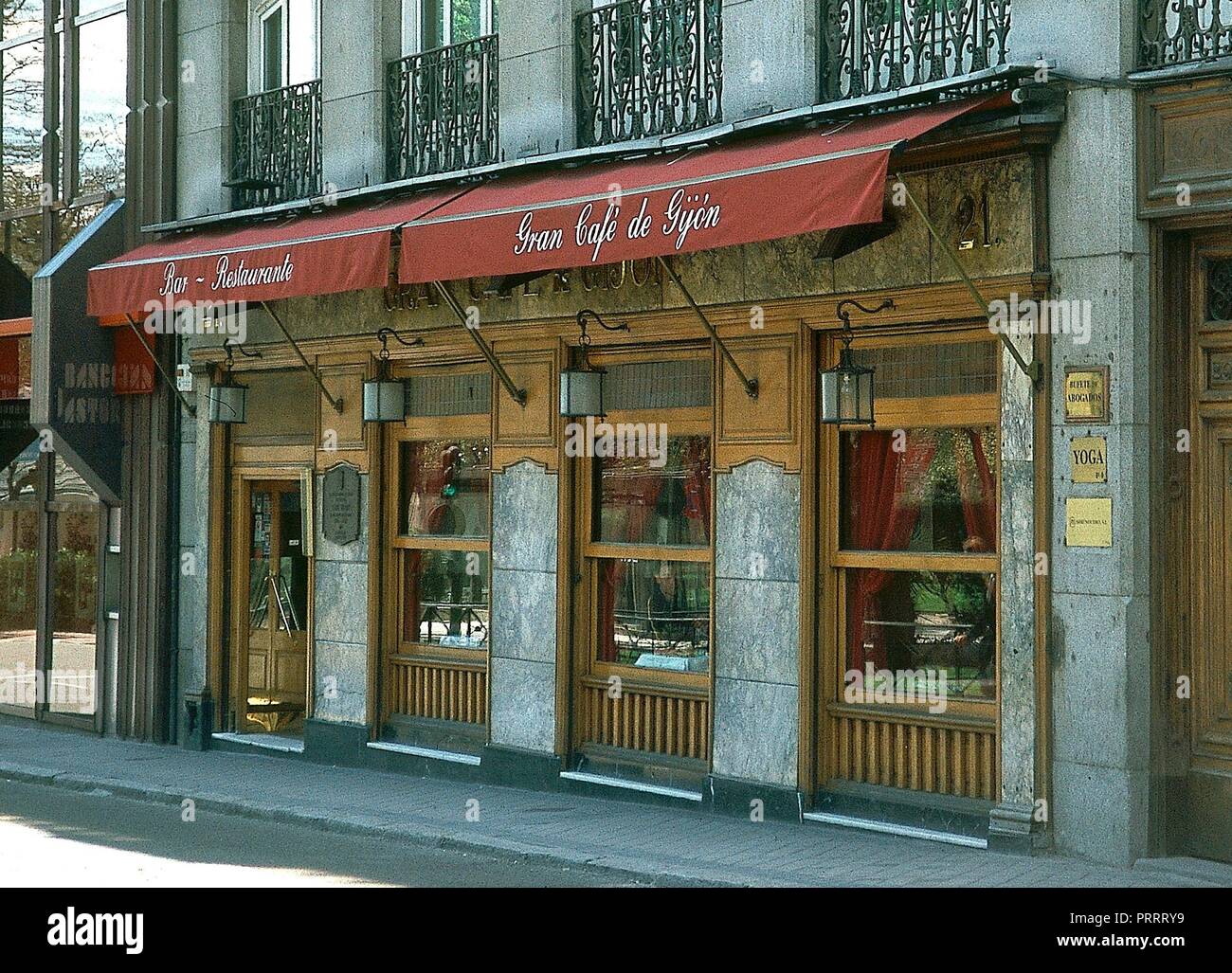 FACHADA DEL CAFE GIJON SITUADO EN EL PASEO DE RECOLETOS - FUNDADO EN 1888. Location: CAFE GIJON. SPAIN. Stock Photo