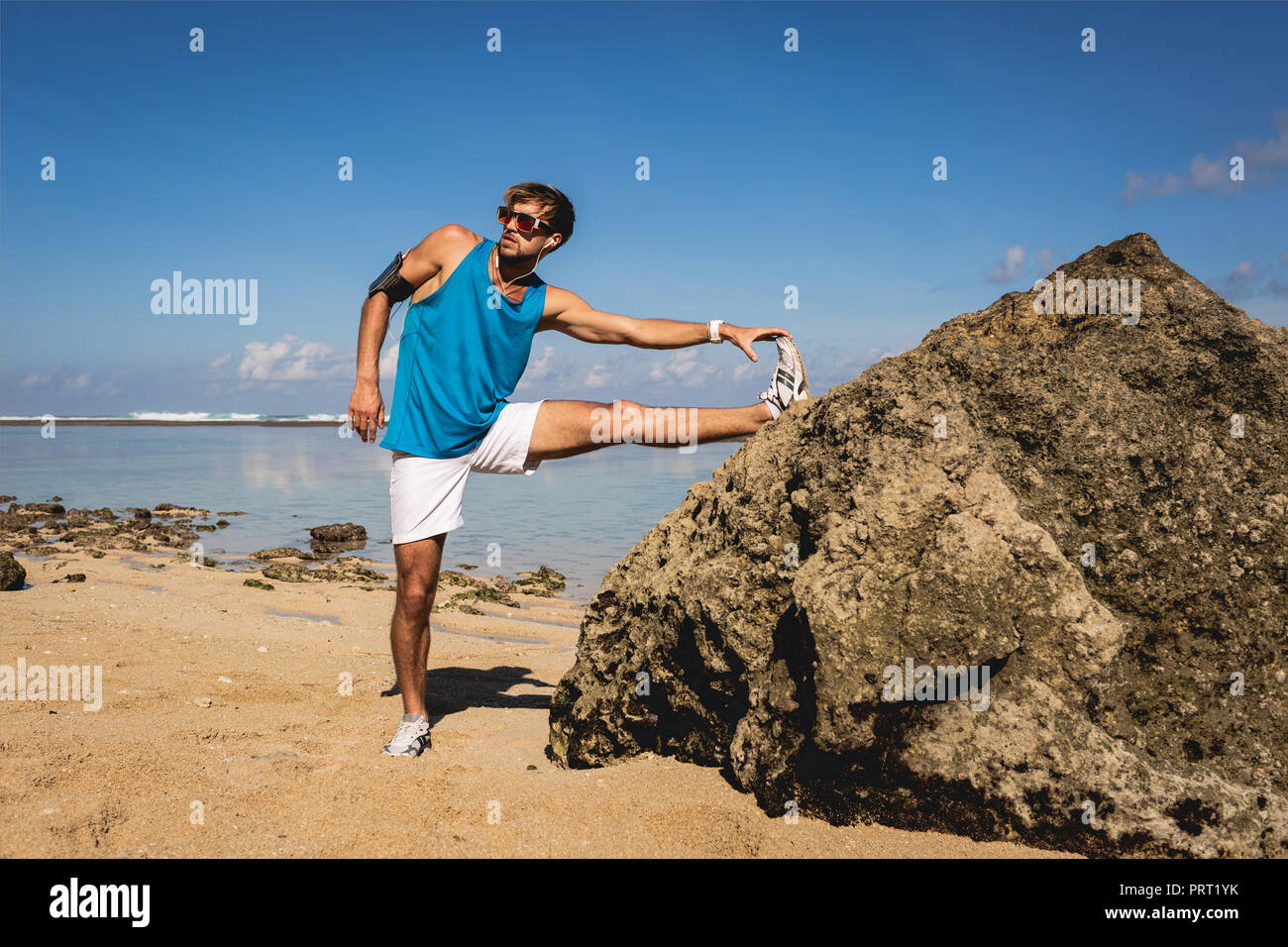 Man stretching leg hi-res stock photography and images - Alamy