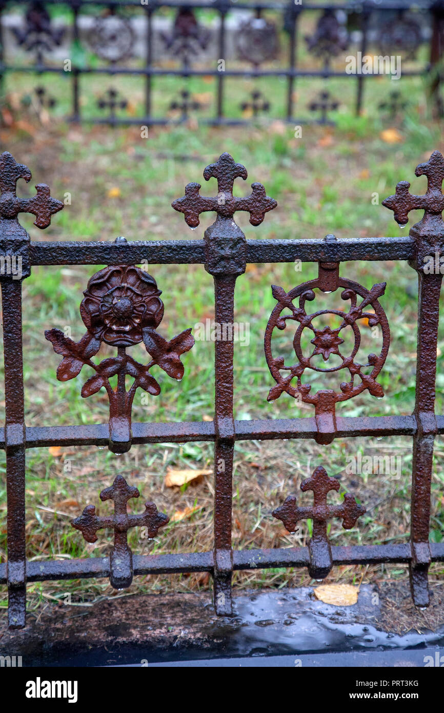 Wrought iron fence england hires stock photography and images Alamy