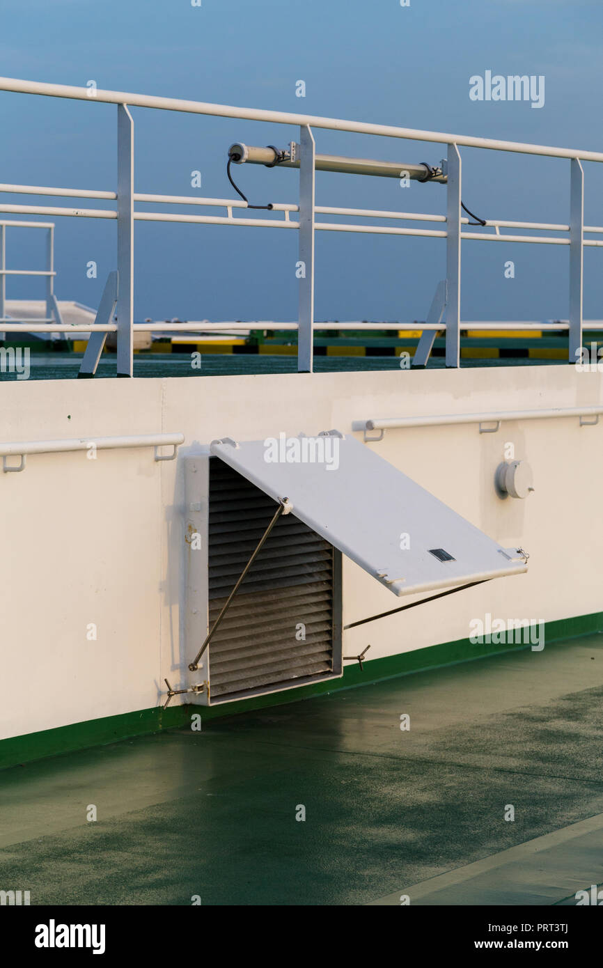 Air ventilation diffuser hi-res stock photography and images - Alamy