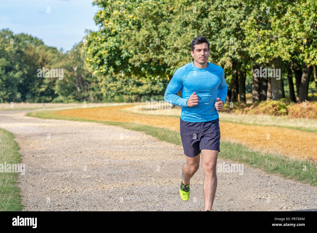 Jogging man hi-res stock photography and images - Alamy