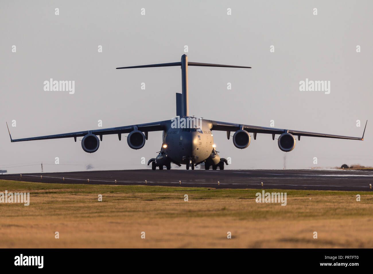 Royal Australian Air Force (RAAF) Boeing C-17A Globemaster III Large ...