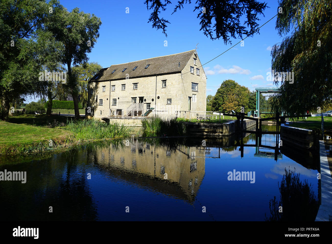 Barnwell country park hires stock photography and images Alamy
