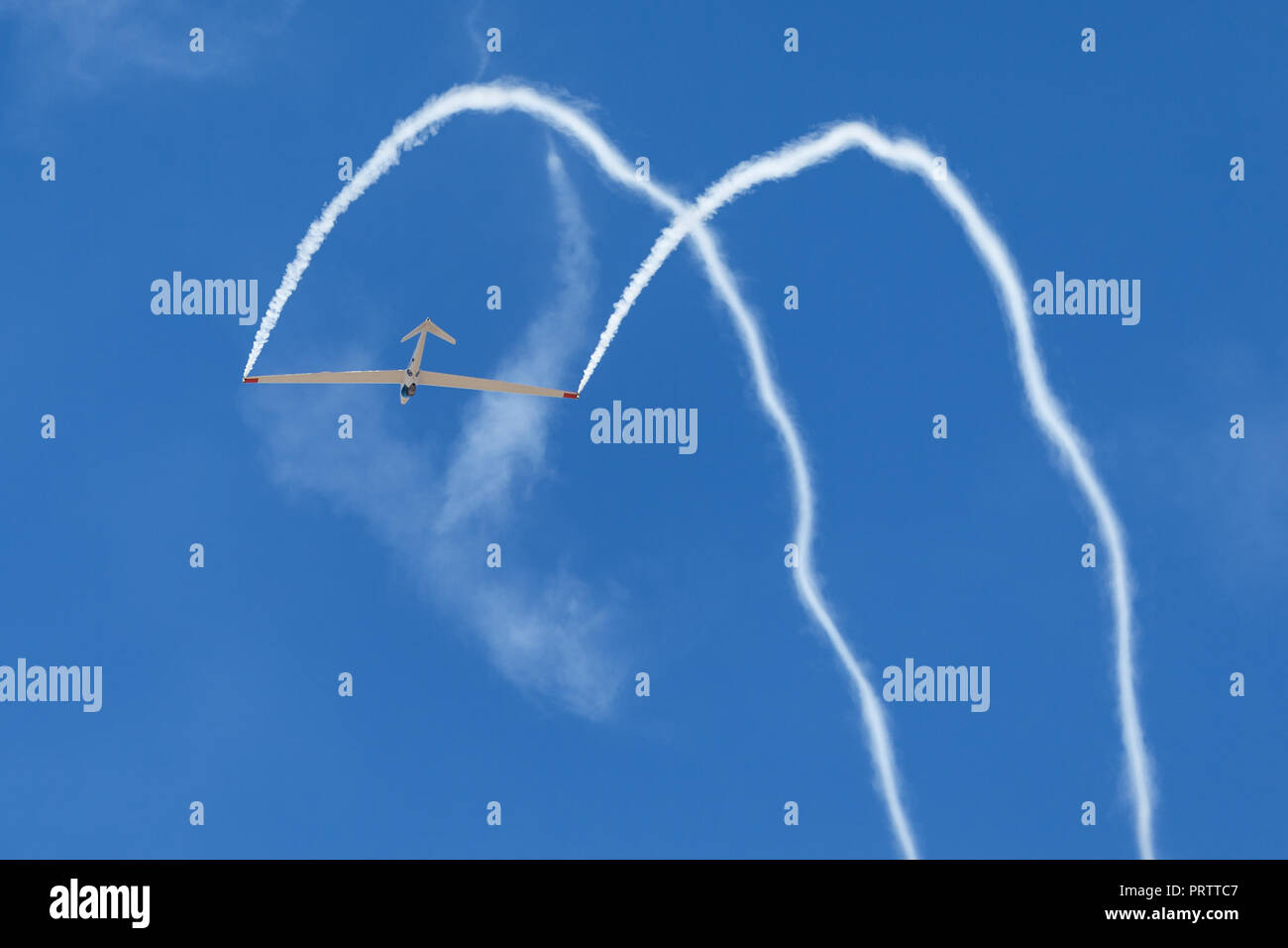 Start & Flug H-101 Salto glider modified with a jet engine added ...