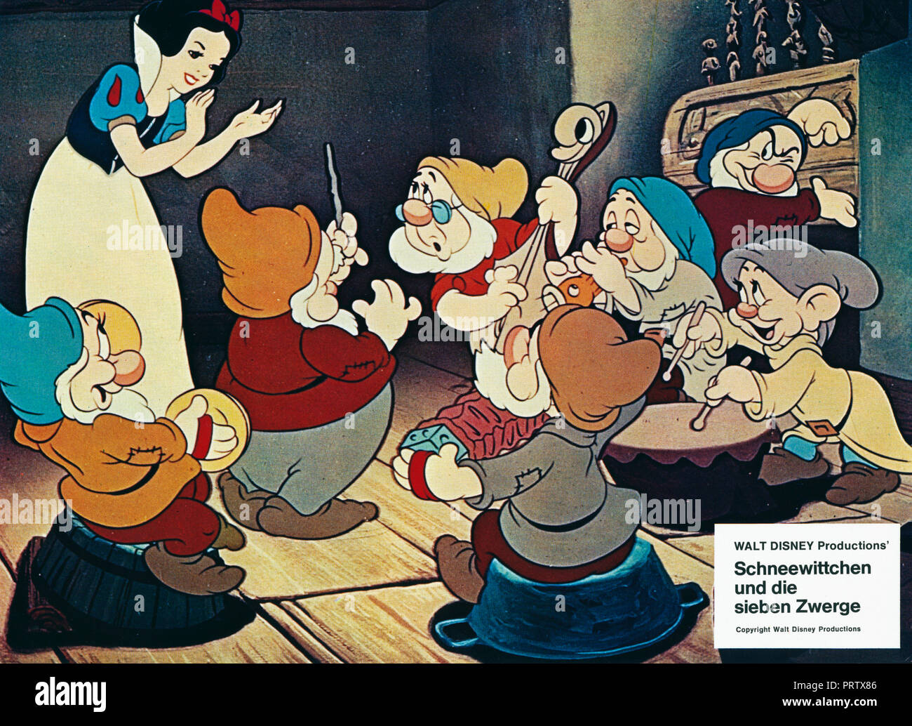 Schneewittchen und die sieben Zwerge aka. Snow White and the Seven Dwarfs,  USA 1937 Regie: William Cottrell Stock Photo - Alamy