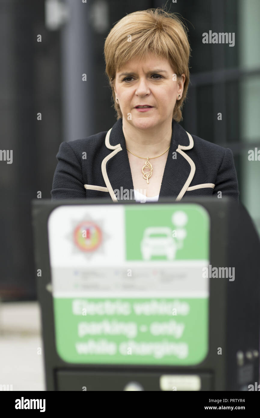 Scottish First Minister views a selection of electric vehicles from the