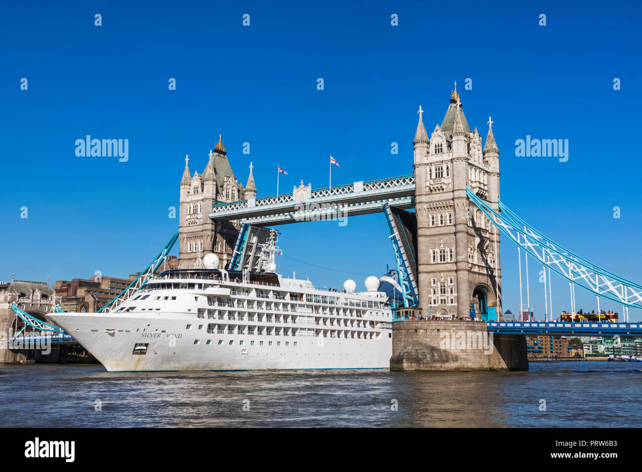 Luxury cruise ship silver wind passing through tower bridge hi-res ...