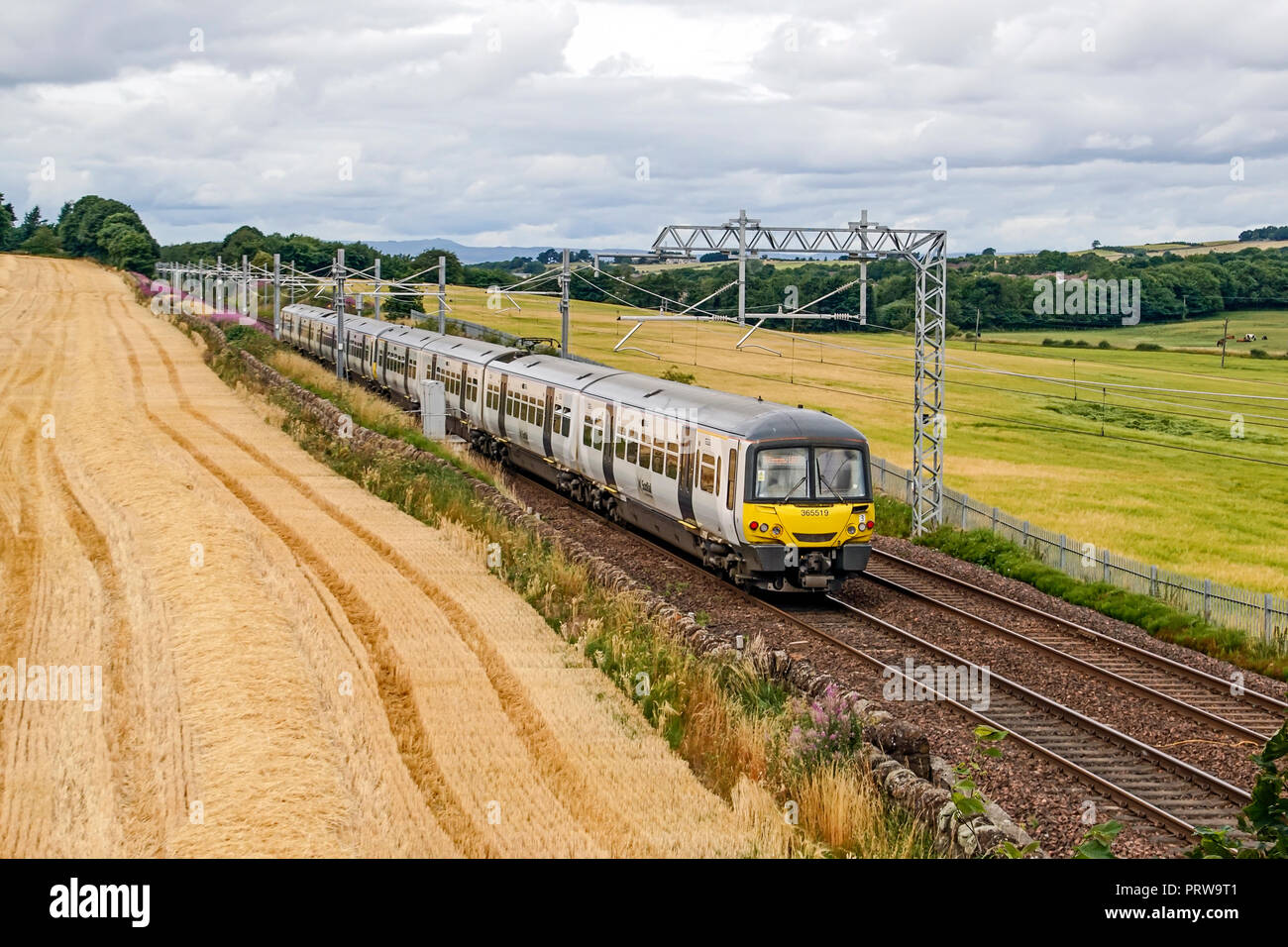 Class 365 train glasgow hi res stock photography and images alamy