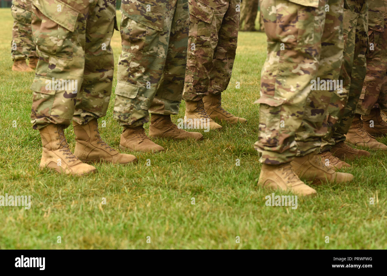 US soldiers legs in green camouflage military uniform. US troops Stock Photo Alamy