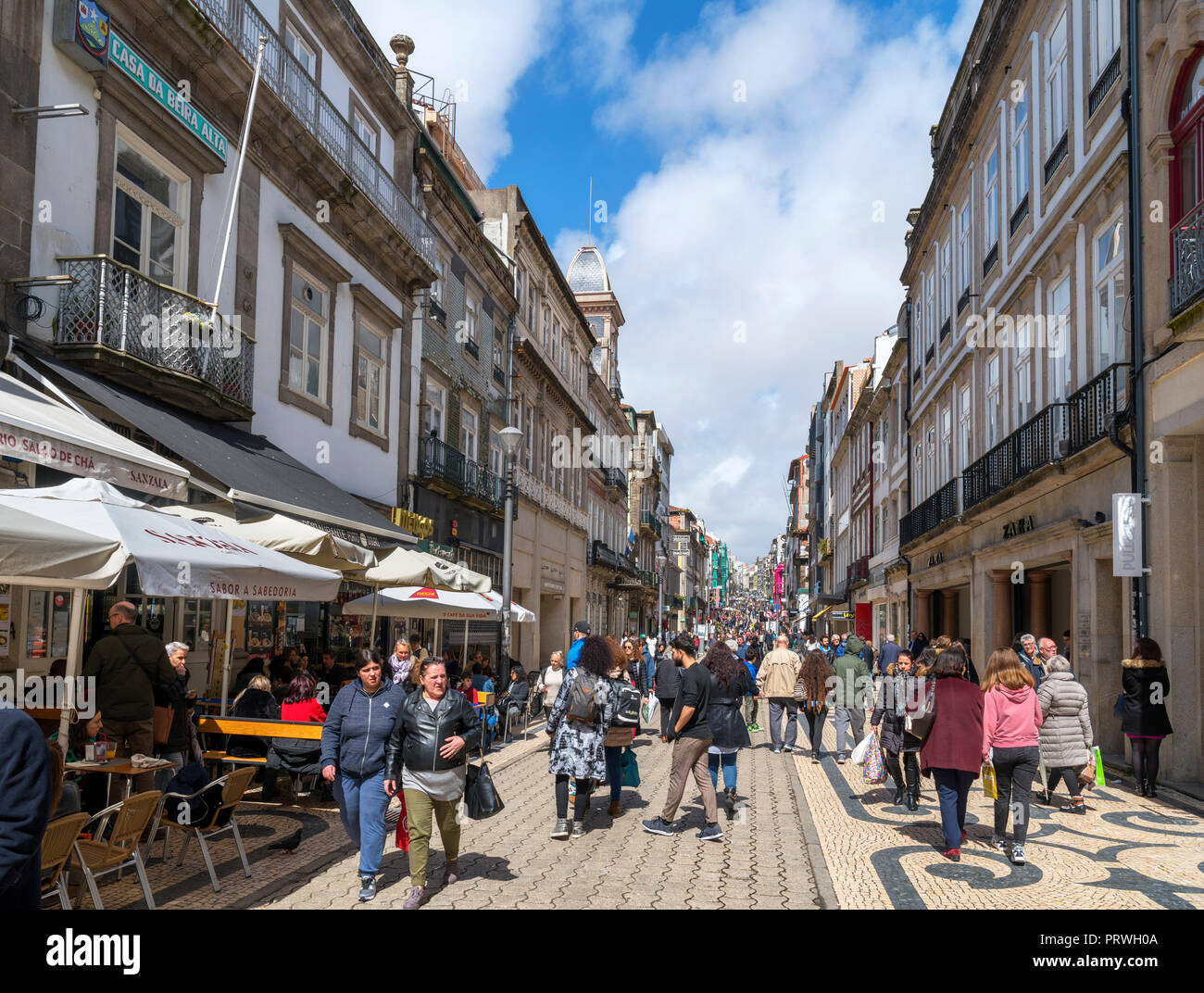 Shops and cafes on Rua de Santa Catarina in the city centre, Porto, Portugal Stock Photo