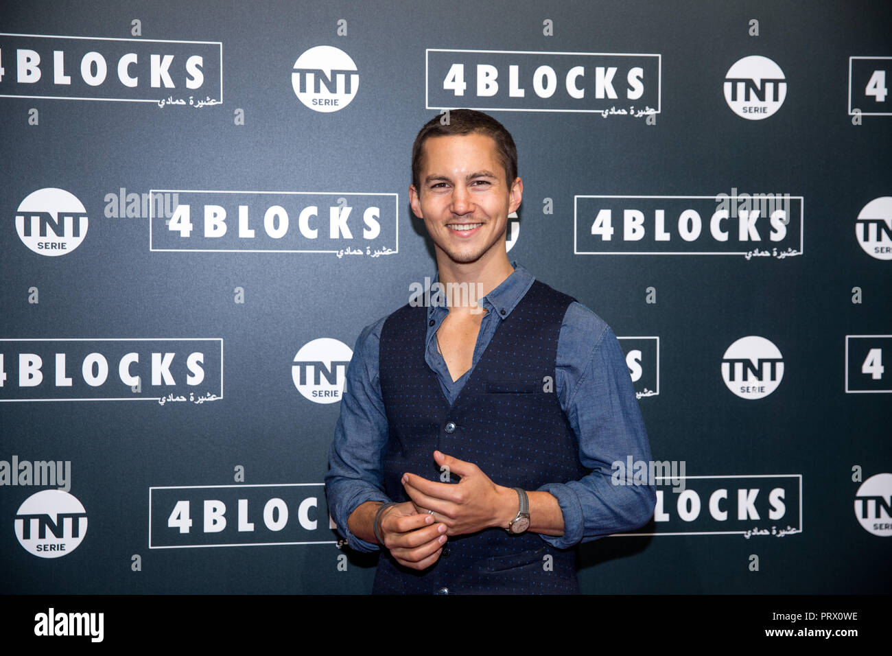 04 October 2018, Berlin: Tim Oliver Schultz on the red carpet for the  premiere of the second season of the TNT series "4 Blocks". Photo: Jens  Büttner/dpa-Zentralbild/dpa Stock Photo - Alamy