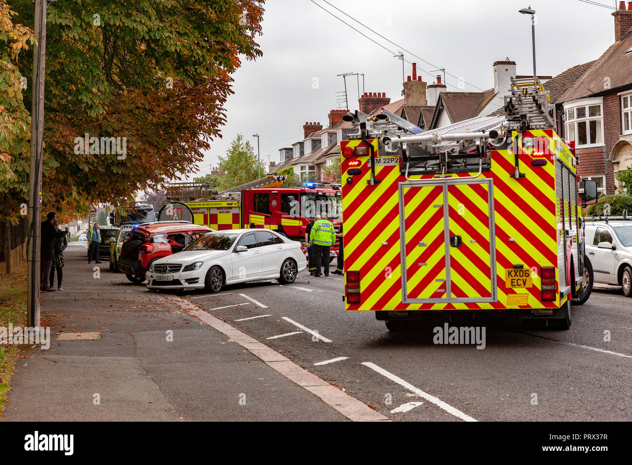 Northampton. U.K. 5th October 2018, Road traffic accident on Park Ave