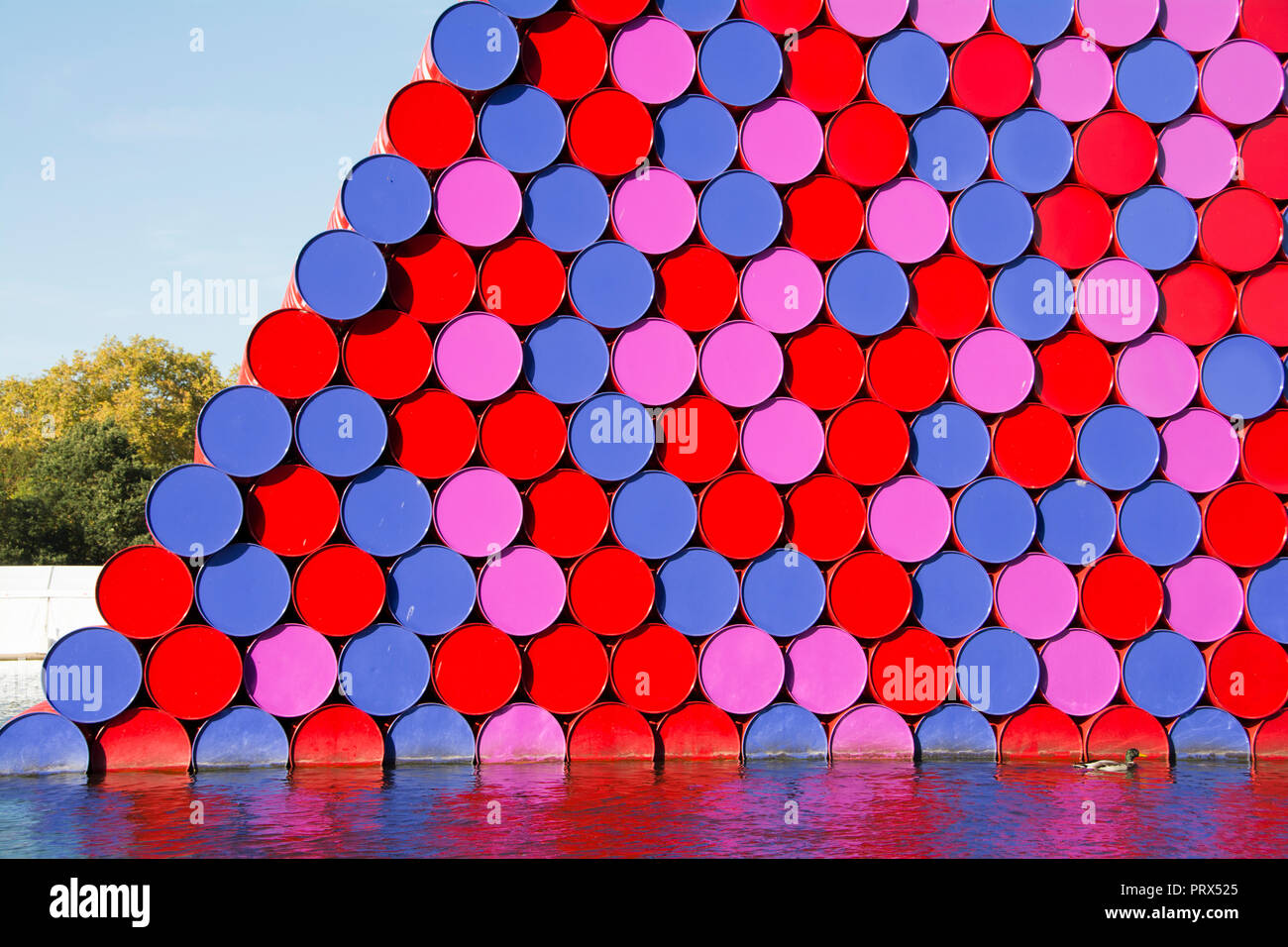 Closeup of Christo & Jeanne-Claude's The London Mastaba, a 20-meter-high floating sculpture on London's Serpentine, London, UK Stock Photo