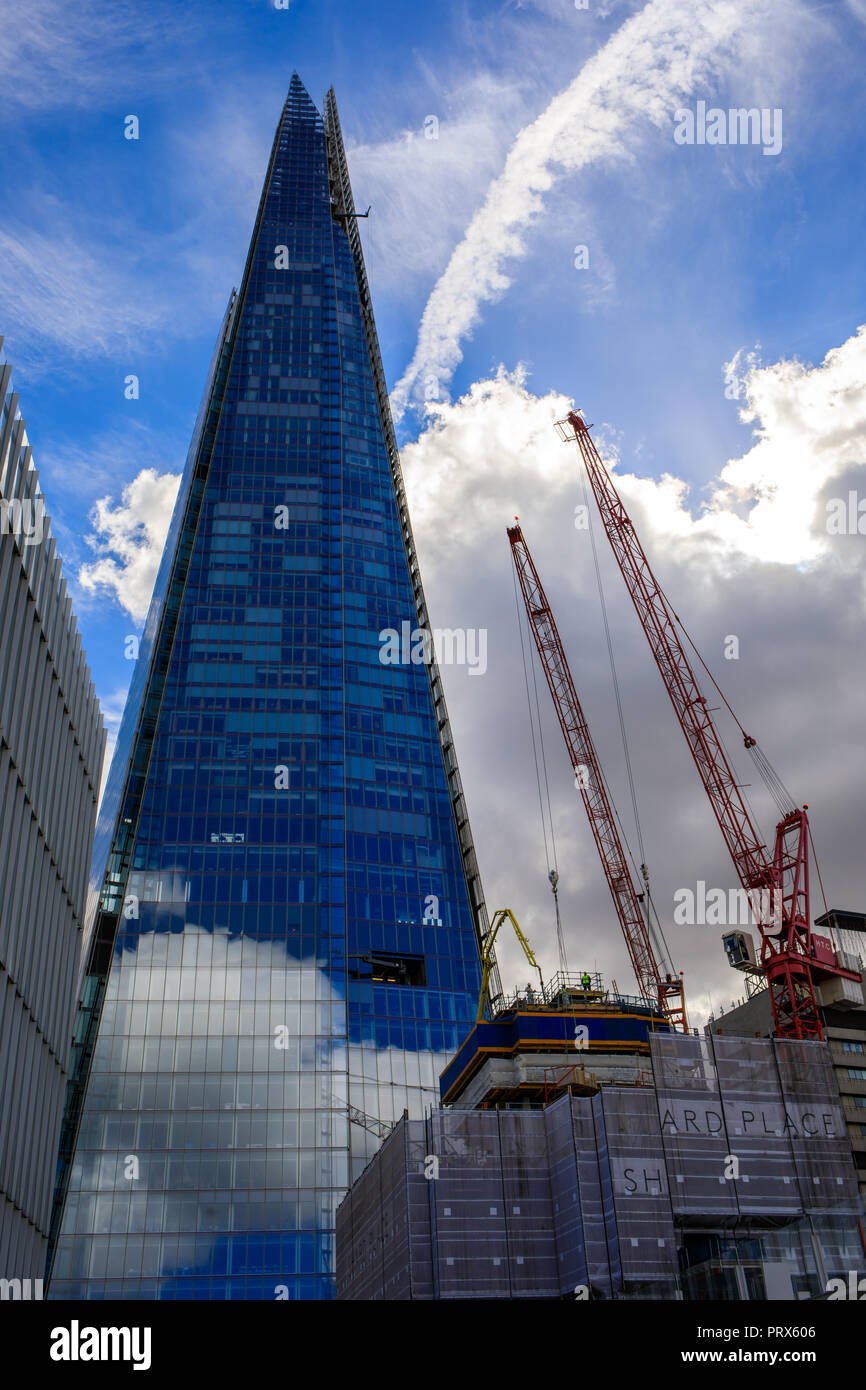 Views of The Shard and construction of Shard Place (, a 26-storey residential development located alongside The Shard and The News Building). Photogra Stock Photo