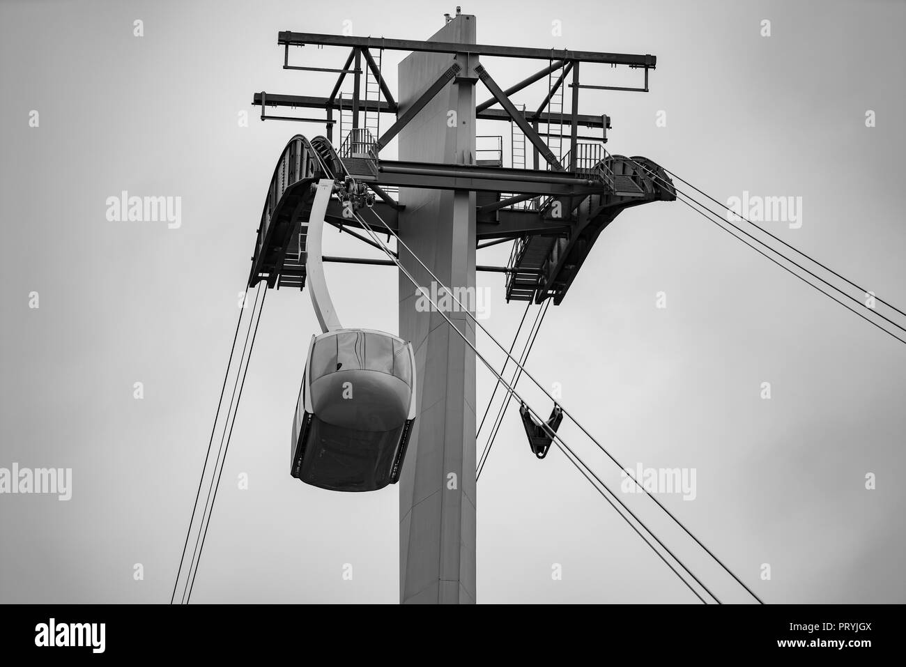 Aerial tram tower hi-res stock photography and images - Alamy