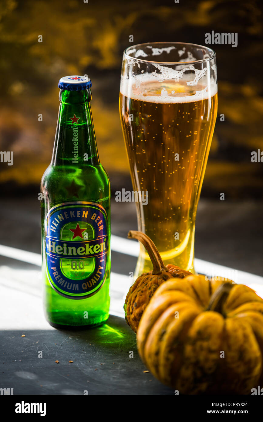 Heineken bottle hires stock photography and images Alamy