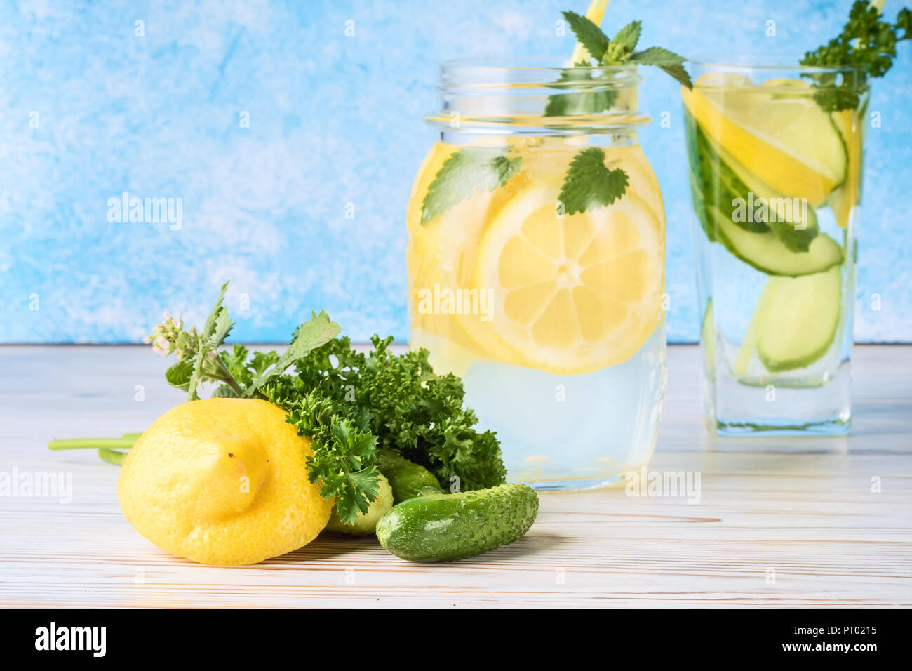 Cleansing Cucumber Lemonade foto picture Cleansing Cucumber Lemonade