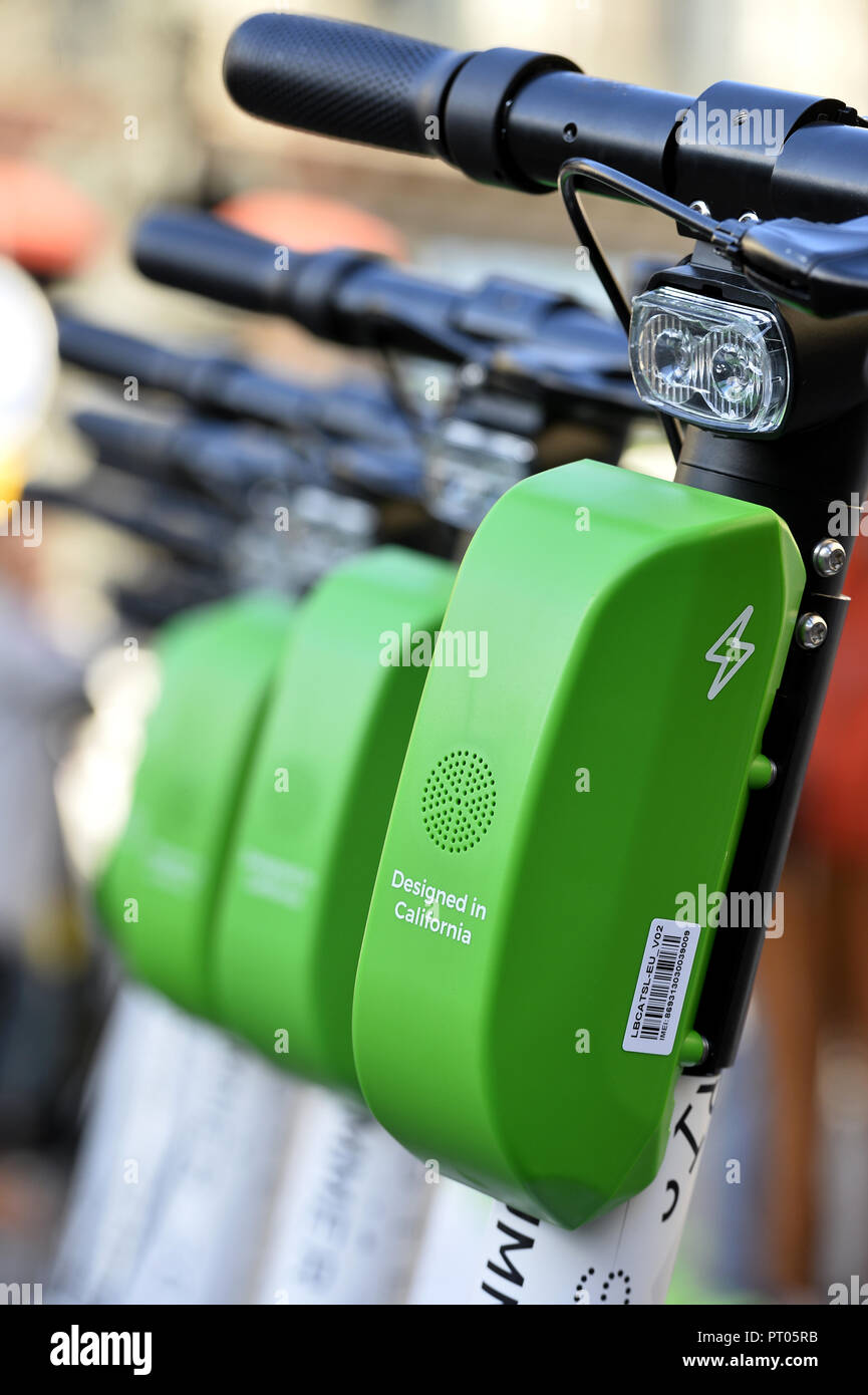 Lime's Scooter Paris France Stock Photo Alamy